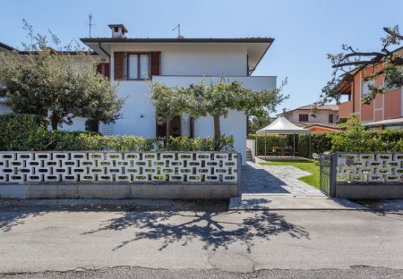 Villa in Pietrasanta, Italy