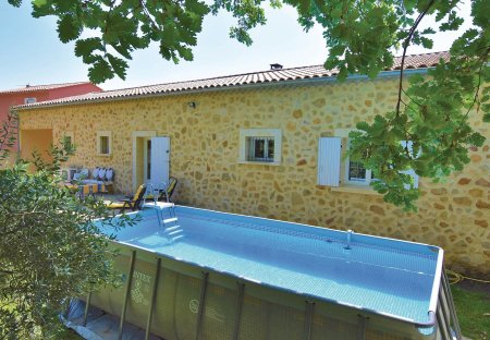 Villa in Sérignan-du-Comtat, the South of France