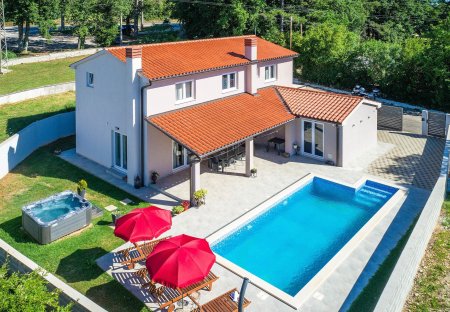 Villa in Kujići, Croatia
