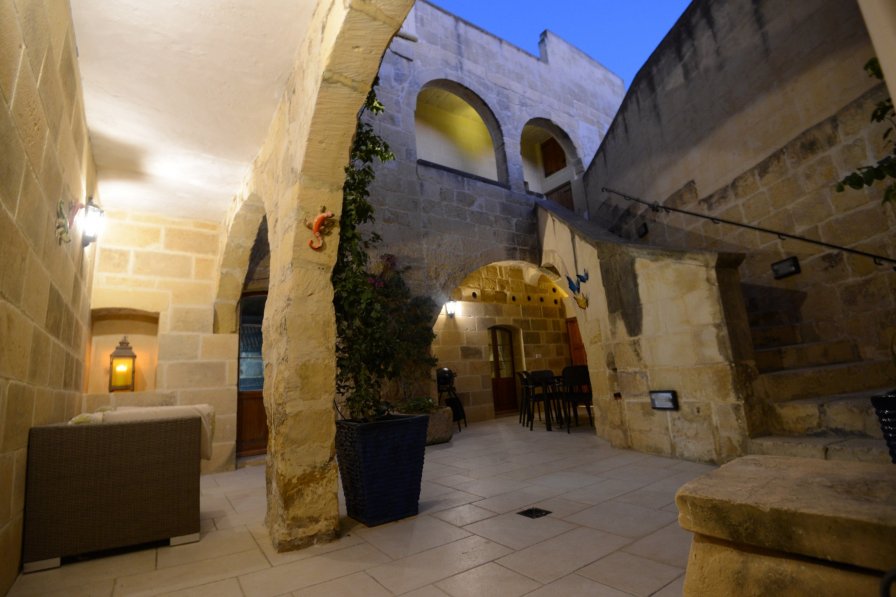 Farm house to rent in Santa Lucija, Malta with private pool 248796