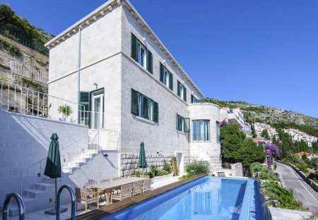 Villa in Zlatni Potok, Croatia