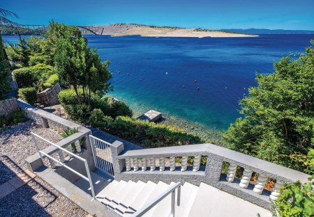 Apartment in Oštro, Croatia