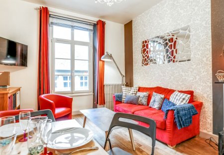 Apartment in Intra-Muros, France