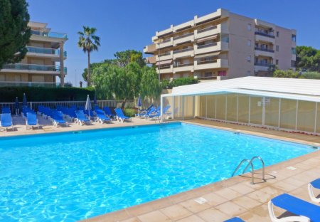 Apartment in Les Paluds, the South of France