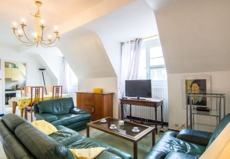 Apartment in Intra-Muros, France