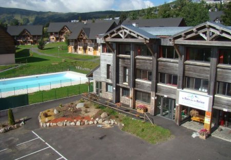 Apartment in Besse-et-Saint-Anastaise, France