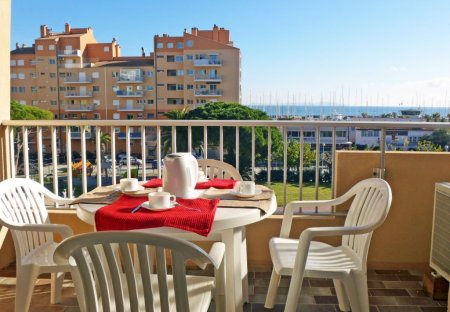 Apartment in Hyères, the South of France