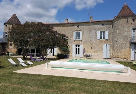 House in Villars-en-Pons, France