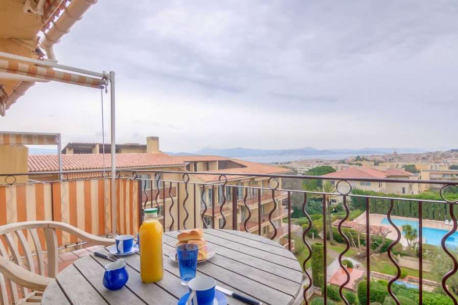 Owners abroad Eden Parc