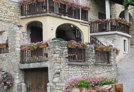Apartment in Romeyer, France