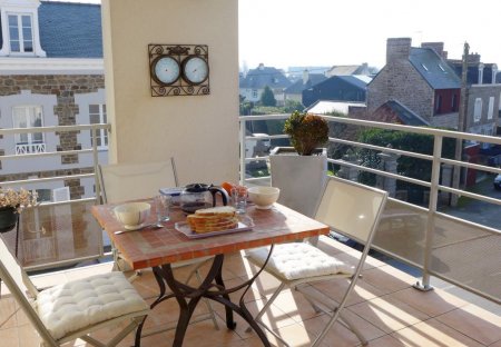 Apartment in Parame Centre-Rochebonne, France