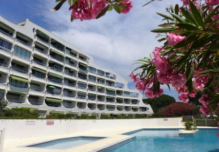 Apartment in La Grande-Motte Centre, the South of France