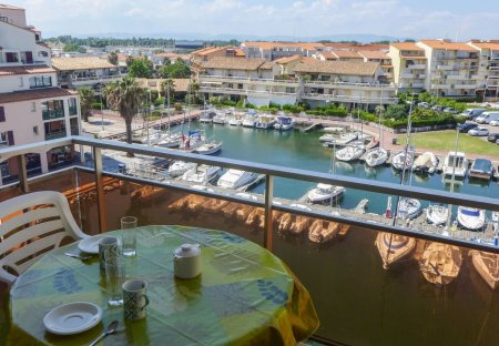 Apartment in Plage Centre, the South of France