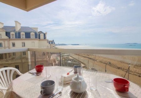 Apartment in Le Sillon-Courtoisville, France