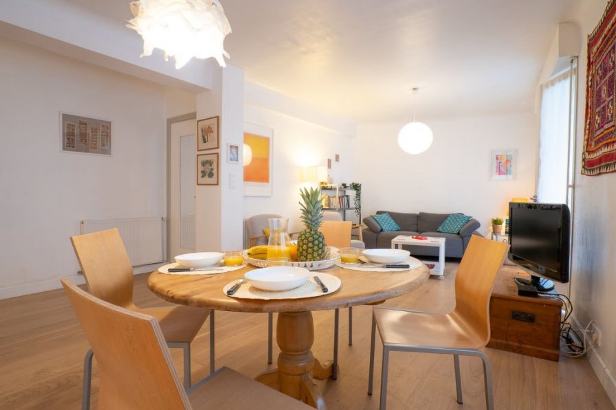 Owners abroad Charles Floquet