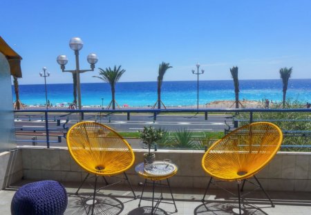 Apartment in Lenval, the South of France