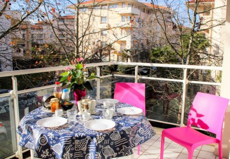 Apartment in Halles-Hurlague, France