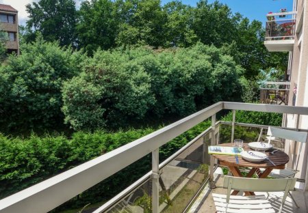 Apartment in Saint-Leon-Saint-Crouts, France