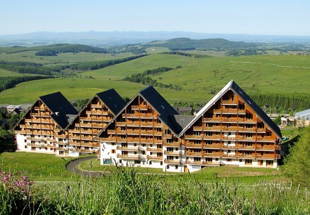 Apartment in Besse-et-Saint-Anastaise, France
