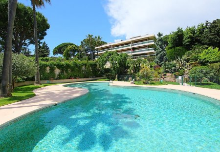 Apartment in Croix des Gardes, the South of France