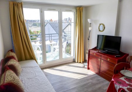 Apartment in Port-Gare, France