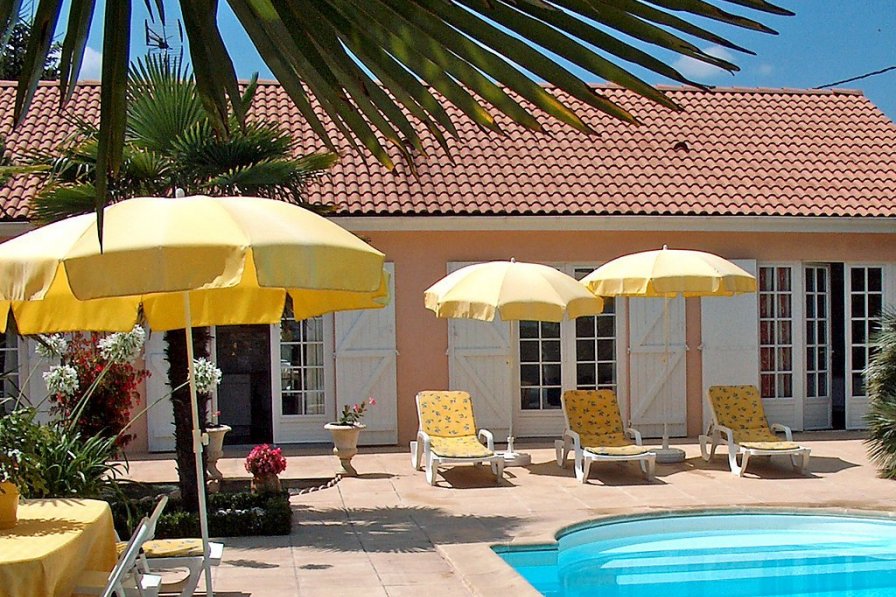 Villas in Bordeaux Villa Holidays from £157 Clickstay
