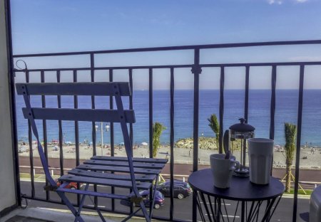 Apartment in Lenval, the South of France