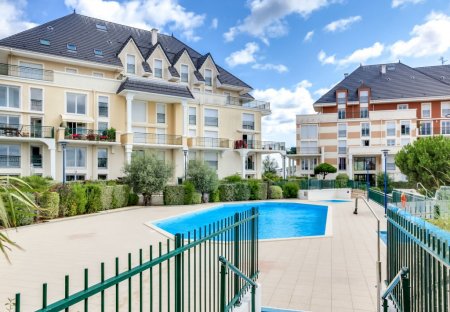 Apartment in Port-Gare, France
