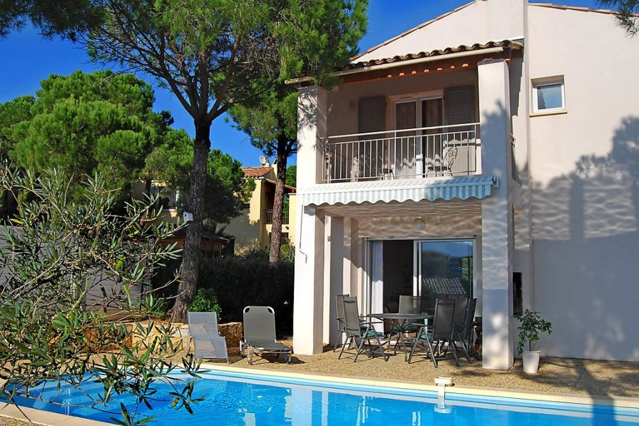 Owners abroad Le Mas dEsquieres