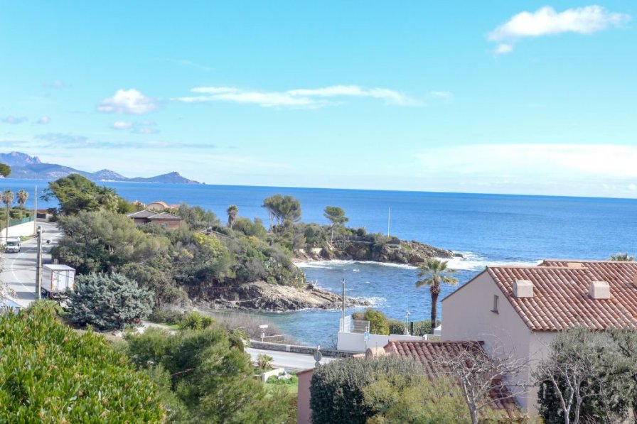 Owners abroad FRONT DE MER