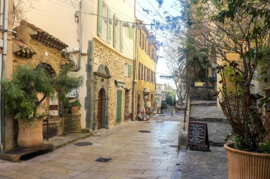 Owners abroad Village de Bormes les Mimosas