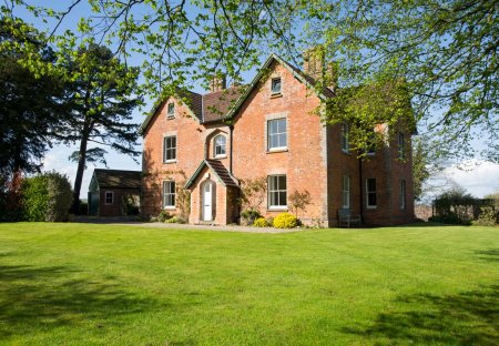 Cottage in Oldbury-Upon-Severn, England