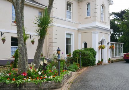 House in Wellswood, England