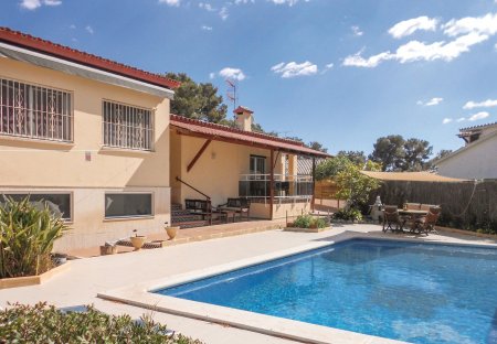Villa in Les Roquetes, Spain