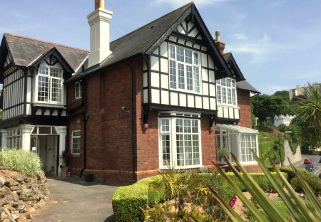 Apartment in Wellswood, England