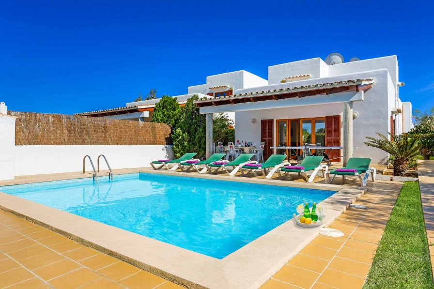 Villa to rent in Cala d'Or, Majorca with private pool 254791