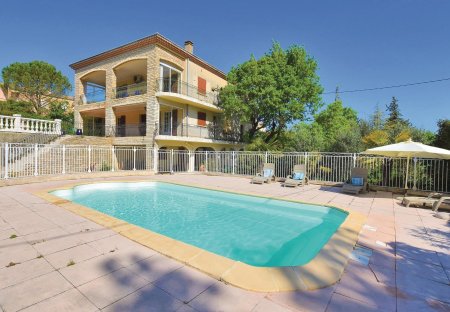Villa in Apt, the South of France