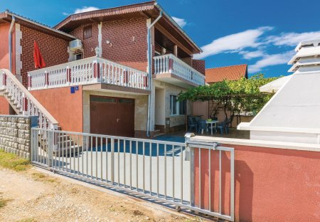 Apartment in Vrsi, Croatia