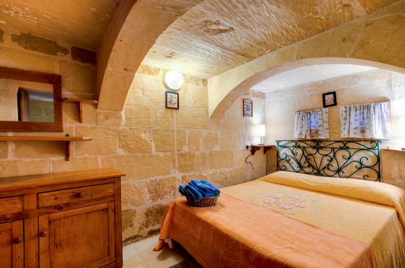 Farm house in Santa Lucia, Malta with 3 bedrooms, swimming pool 25553