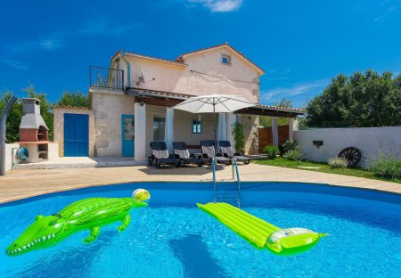 Villa in Bartići, Croatia