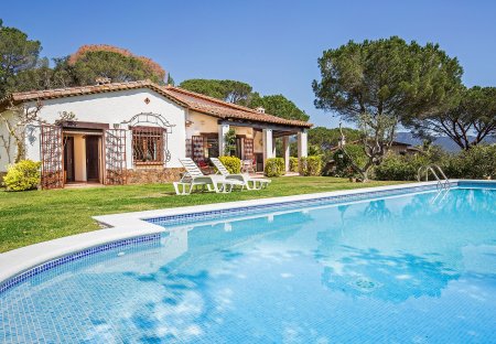 Villa in Urbanització Golf Costa Brava, Spain