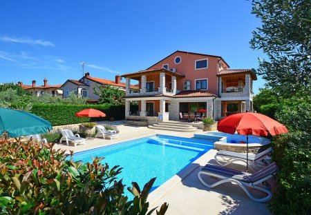 Villa in Plovanija, Croatia