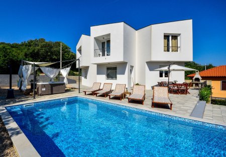 Villa in Gostinjac, Croatia