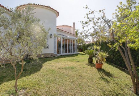 Villa in Deveses, Spain