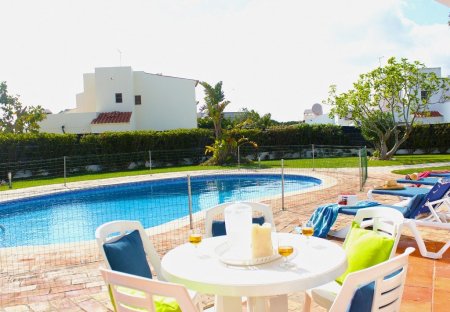Villa in Praia da Oura, Algarve