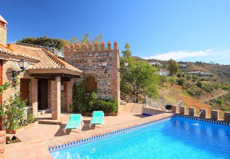 Villa in Arenas, Spain