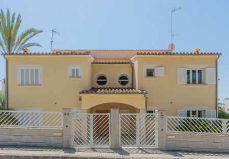 Villa in Alcanada, Majorca
