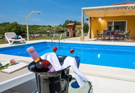 Villa in Šorići, Croatia