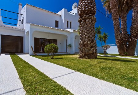 Villa in Quelfes, Algarve