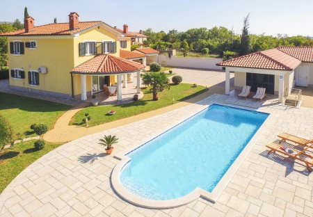 Villa in Trgetari, Croatia
